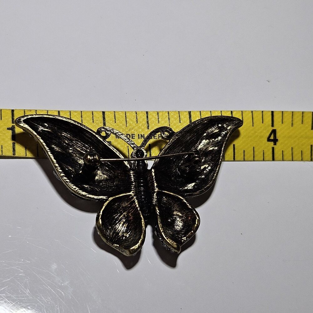 Vintage Gold Tone Aurora Borealis Clear Rhinestone Butterfly Sparkly Brooch - Picture 7 of 10